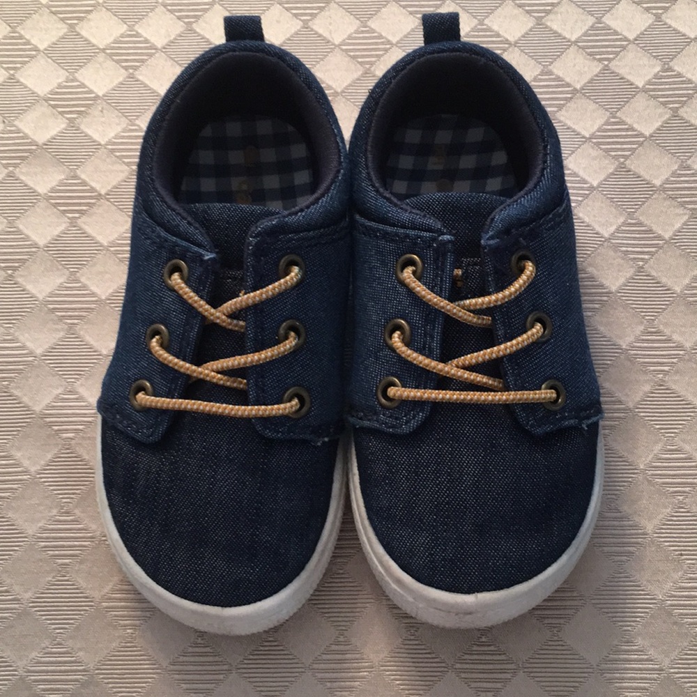 Little boy's sneakers